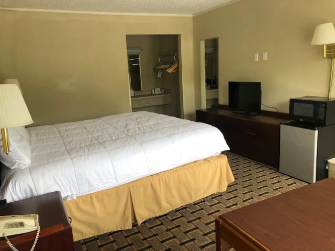 Budget Host Inn