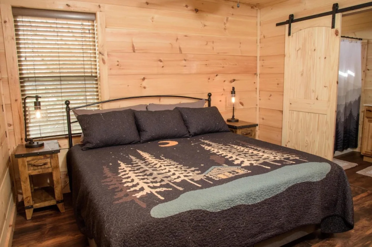 Copper Fox 3 Bedroom Cabin