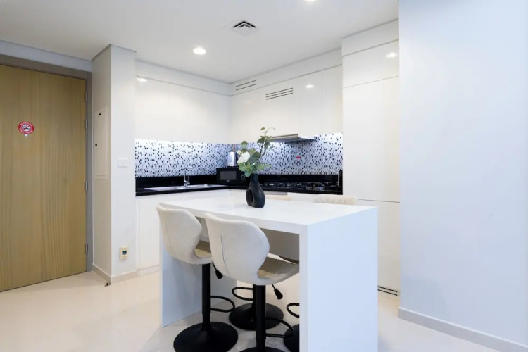 Keyrock Living - Elegant 2BR Escape