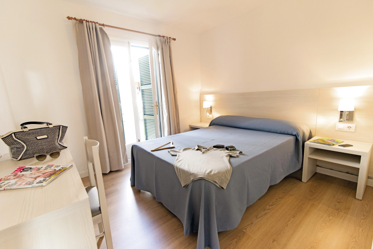 Apartamentos Cala Blanca
