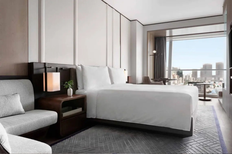 Double room with city view
