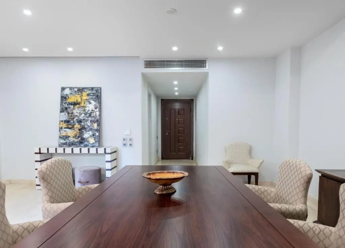 2 Bedrooms Apartment