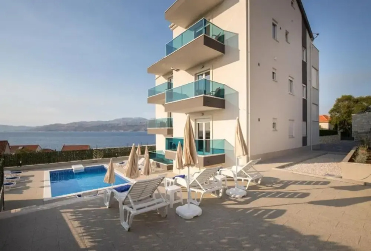 Dragan - With Pool and Seaview - A2