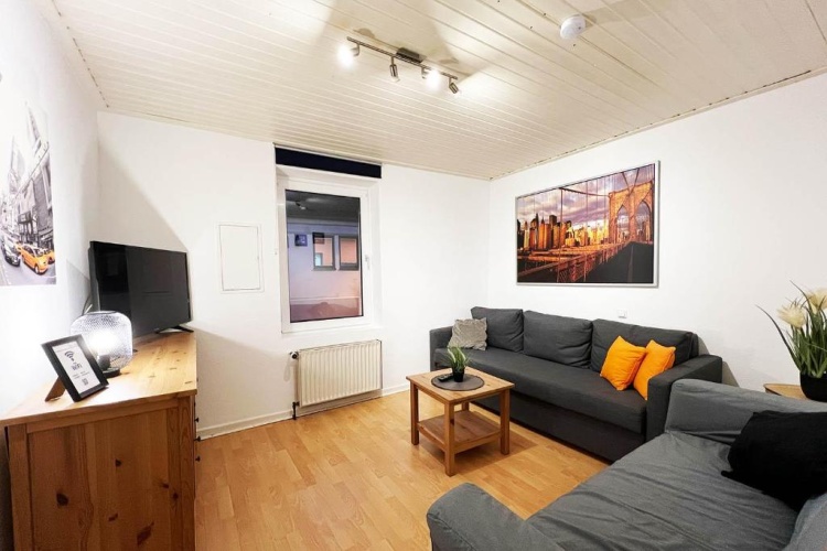 3 Bedrooms Apartment