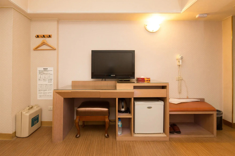 Spring Art Hotel
