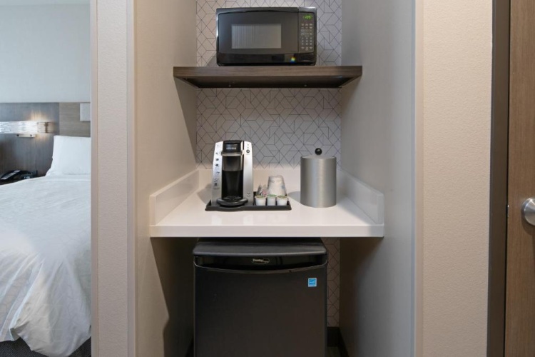 Holiday Inn Express & Suites Valencia - Santa Clarita photo 10