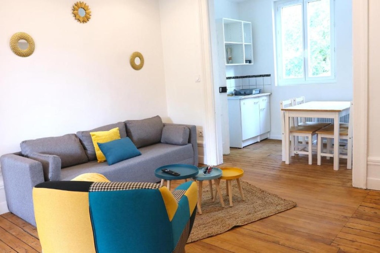 2 Bedrooms Apartment