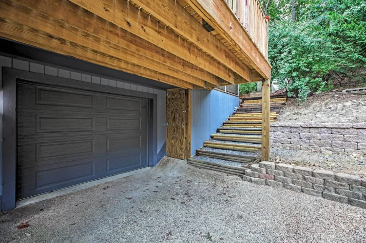Massanutten Resort Home w/ Deck + Mountain Views!