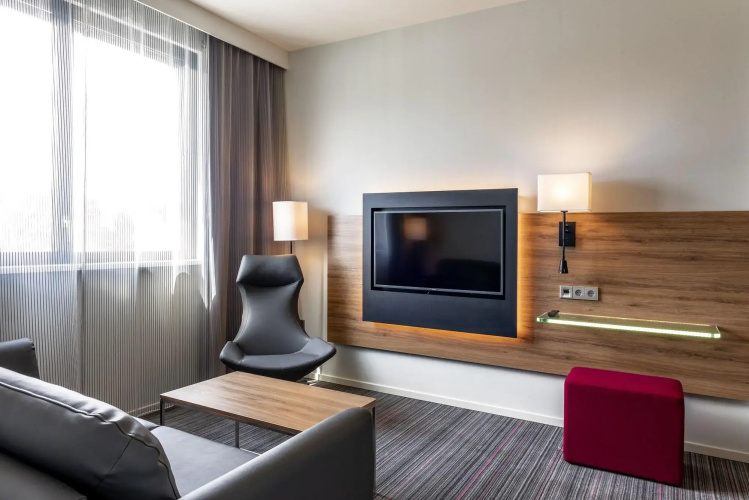 Moxy Edinburgh Airport