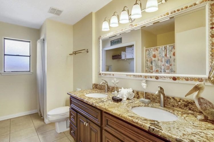 Beachfront Bliss 5 Br Home by RedAwning