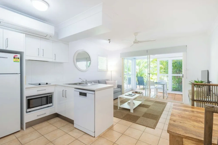1 Bedroom Superior Apartment with balcony and with garden view