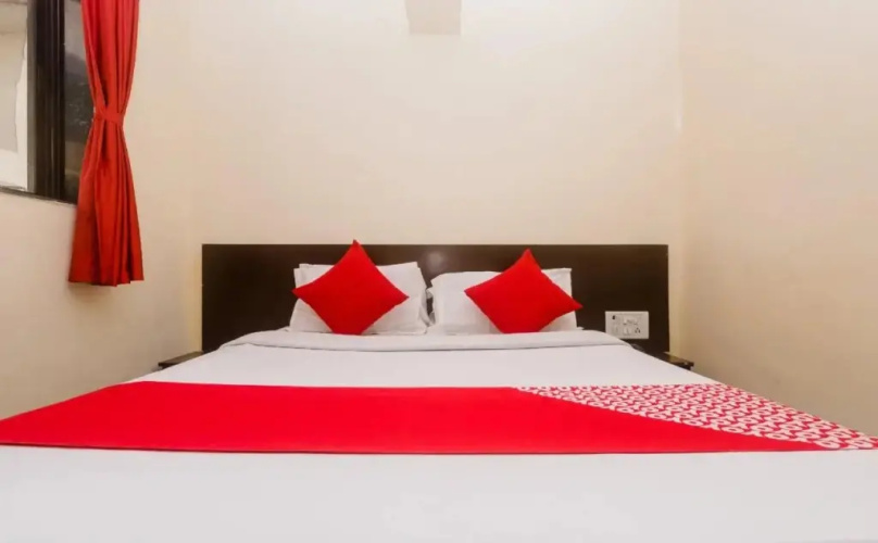 OYO 23285 The Diplomat Lodging