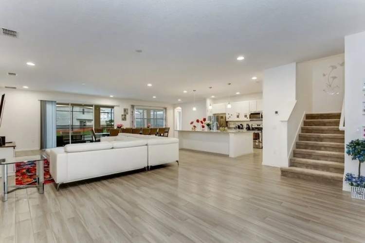 6028bod 14 Bedroom Home