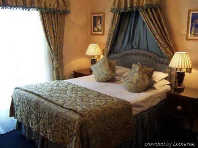 The Gallery Hotel