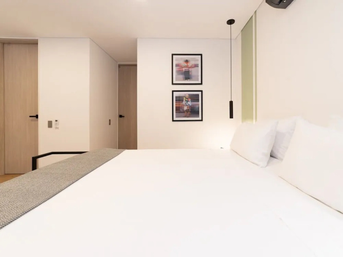 Panoramic 3 BR w Balcony in Laureles Medell n