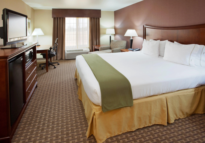 Holiday Inn Express & Suites Willows by IHG