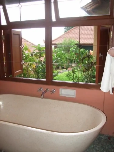 Standard Twin room with garden view
