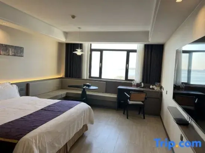 Standard Double room with lake view