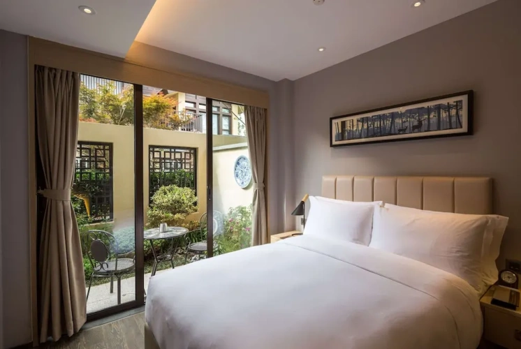 3 Bedrooms Sextuple Villa