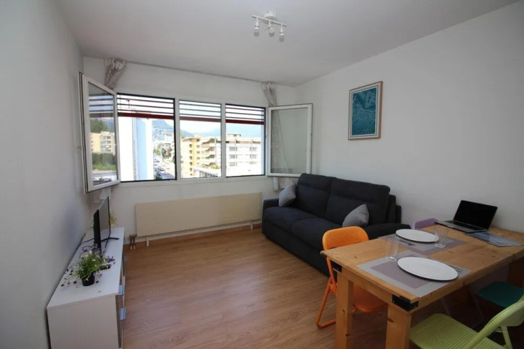 Santi Apartment Few Min From Lake