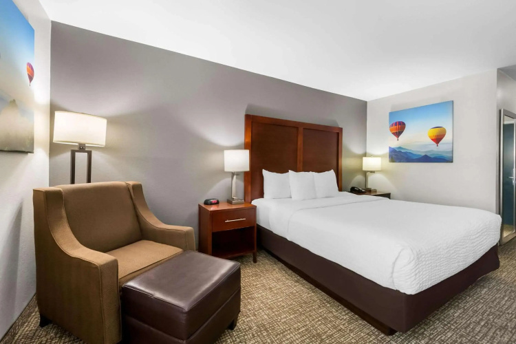 Clarion Pointe Apex – Holly Springs