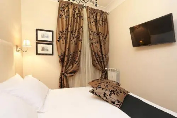 Via della Vite 2nd Floor Apartment