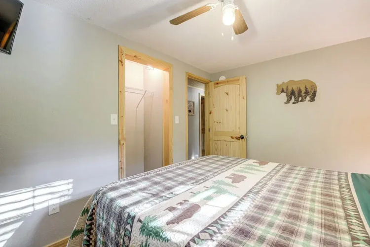 Sevierville Cabin ~ 3 Mi to the Island!