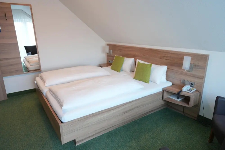 G. Hotel Müller