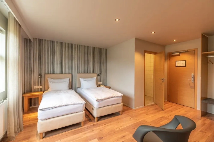 Standard Twin Basement room