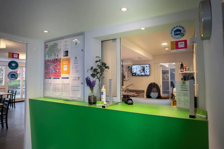 Nyon Hostel