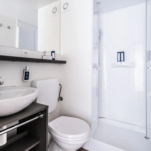 1 Bedroom Comfort room