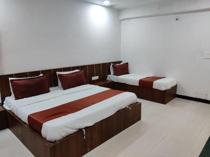 Standard Triple room