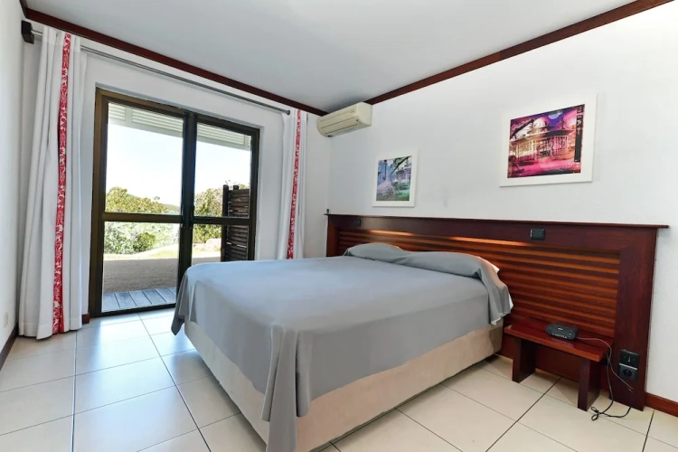 1 Bedroom Suite with balcony and with sea view