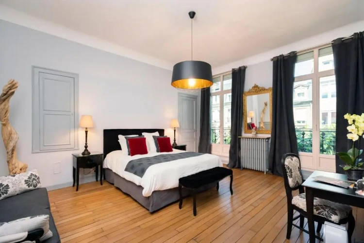 Deluxe Suite