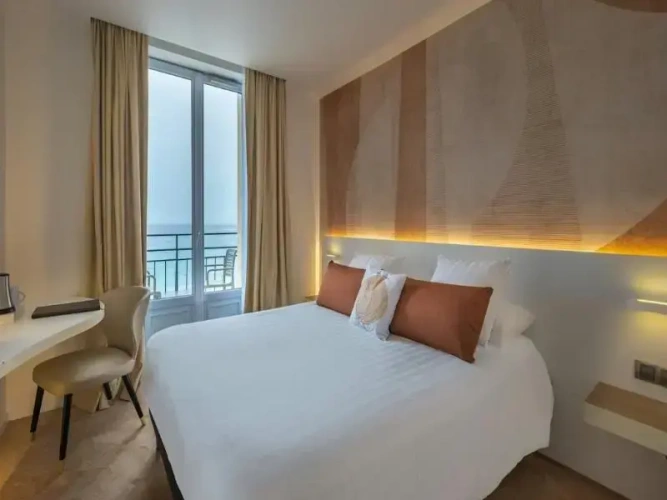 Double room with balcony and with sea view