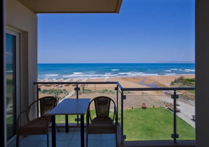 1 Bedroom Apartment with sea view
