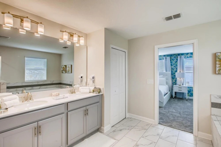 8908 CC - 6BR Luxury Home: Private Pool