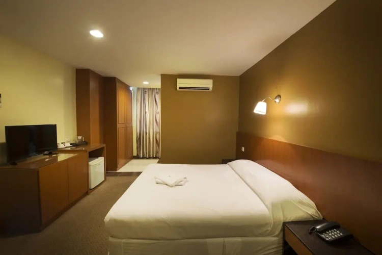 Deluxe Double room with city view