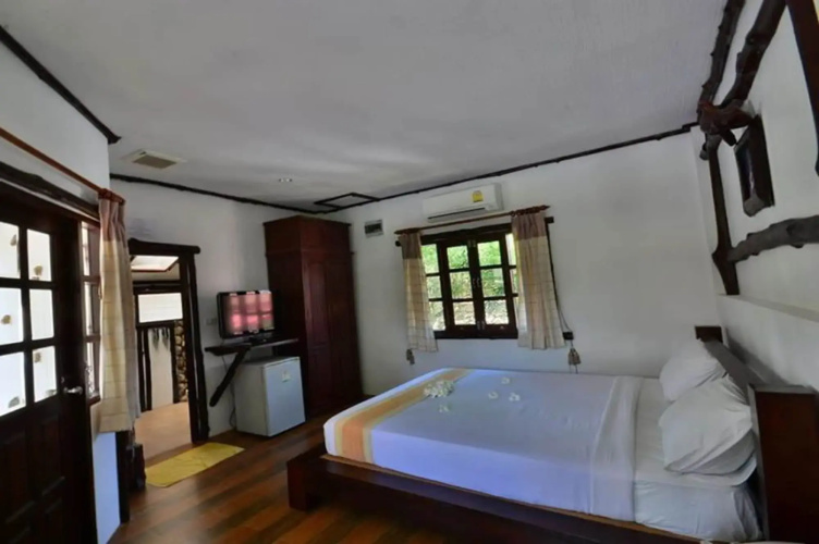 Alongkot Beach Resort Khanom