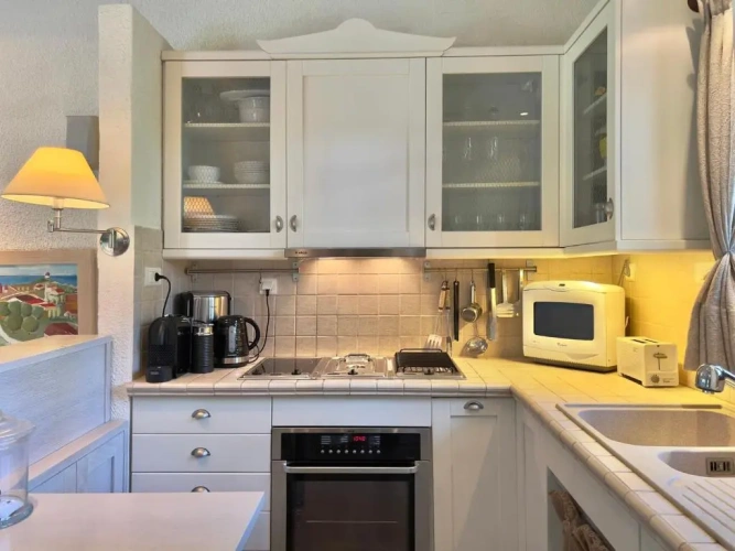 2 Bedrooms Villa