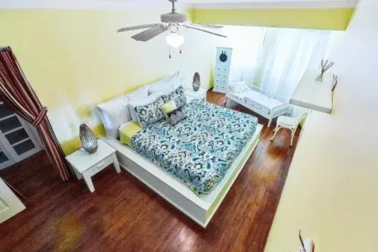Beach House Larimar
