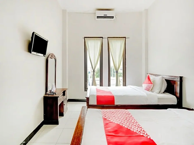 Standard Twin room with view