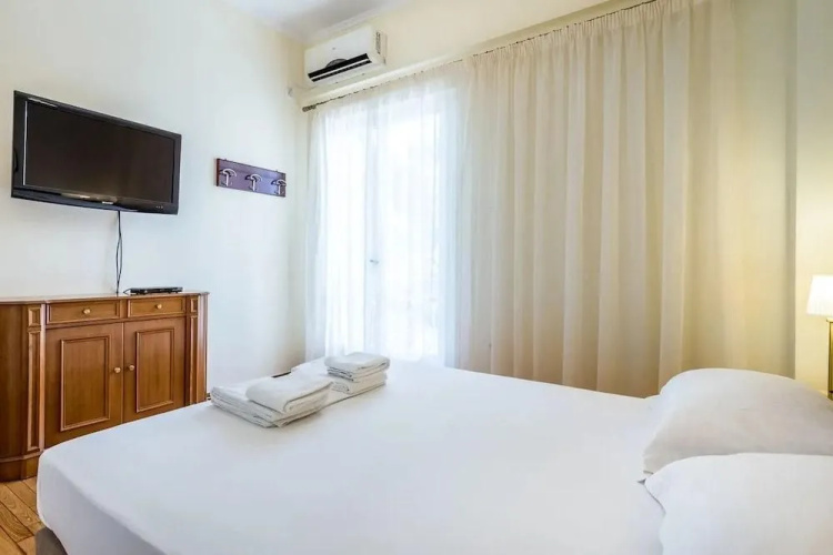 Chic flat in Kolonaki next to American Embassy