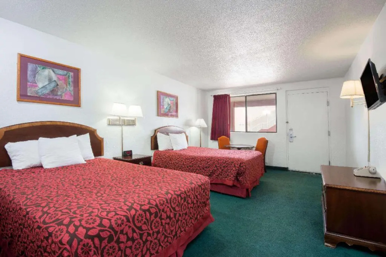 Days Inn By Wyndham Gallup