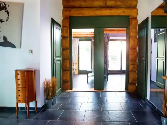 Spacious Holiday Home With Internet
