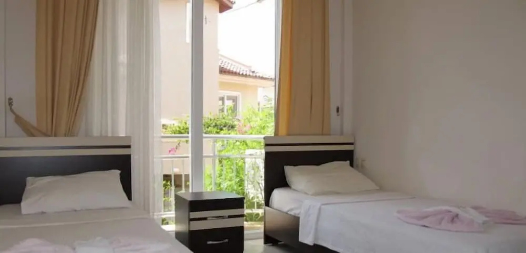Villa SL06 by JoyLettings
