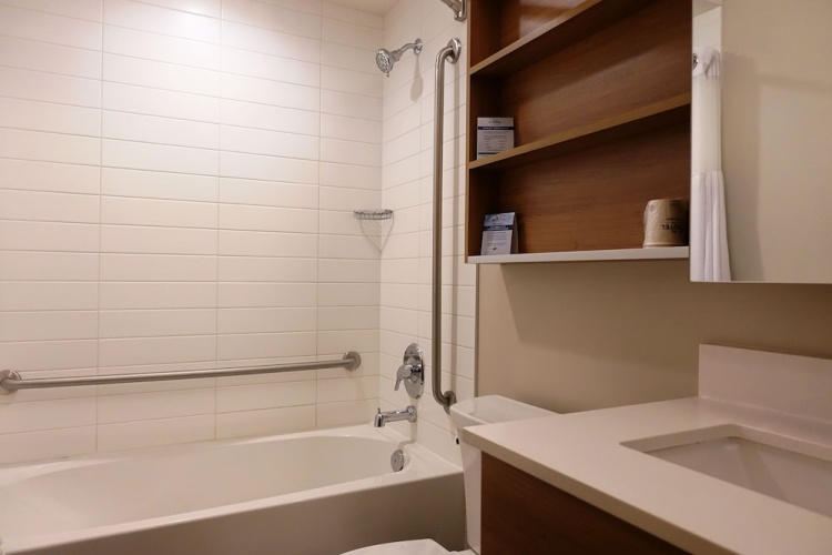 Microtel by Wyndham Casselman photo 9