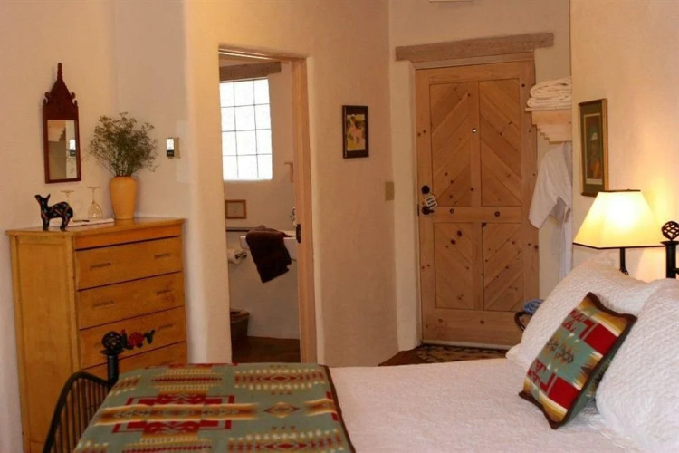 Cottonwood Inn Bed & Breakfast