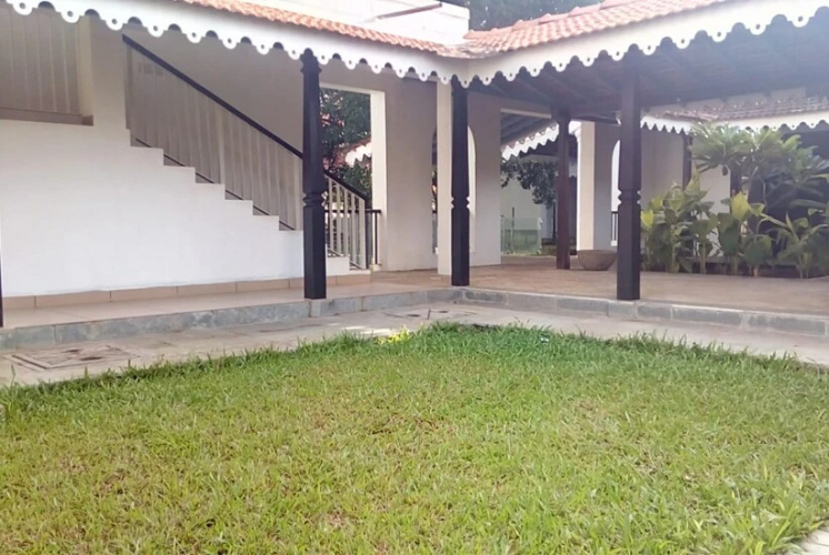 Casa Elvino - An Indy Villa