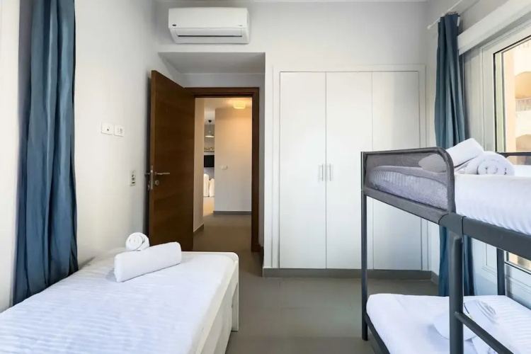 Xuru Stays I The 2bdr Warmhearted Waterside Apt